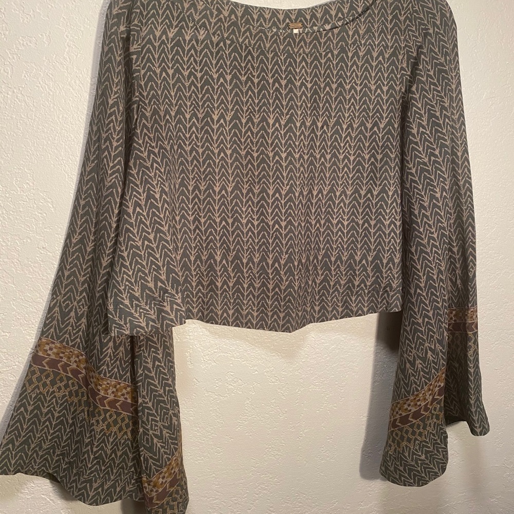 Free People Womens Blouse Boho With Bell Sleeves - Picture 2 of 6